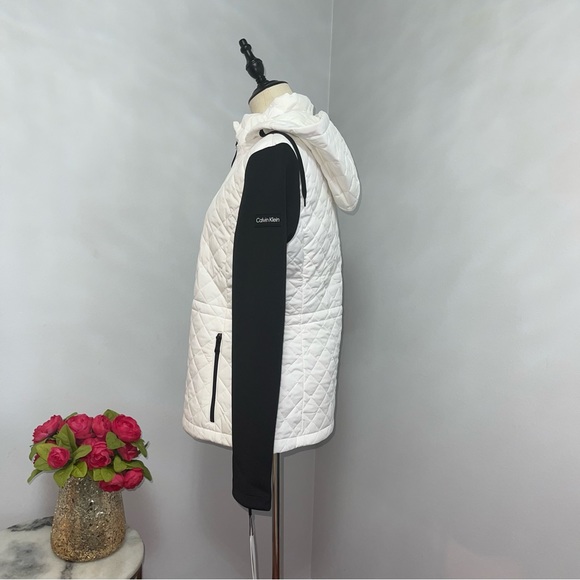 Calvin Klein Black & White Color Block Quilted Hooded Zip Up Jacket- Reemoly - Picture 8 of 15